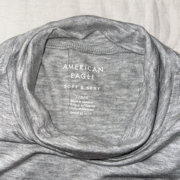 AE M-L Heather Gray Cropped Soft & Sexy Mock Neck Short Sleeve T-Shirt - Picture 9 of 10